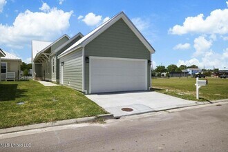 254 Caillavet St in Biloxi, MS - Foto de edificio - Building Photo