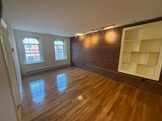 89 West Cedar St, Unit 7 in Boston, MA - Foto de edificio - Building Photo