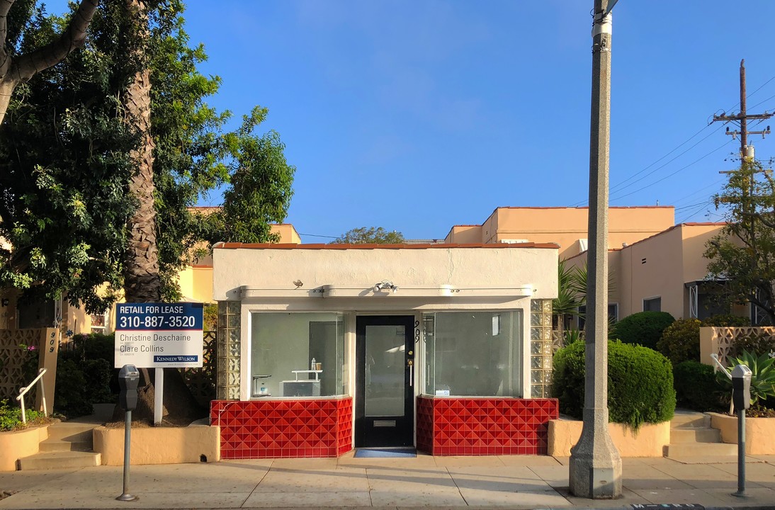 909-911 Montana Ave in Santa Monica, CA - Building Photo