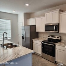 8409 Zenith Cir in Jacksonville, FL - Building Photo - Building Photo