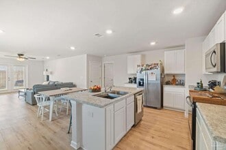 5252 Peach Dr in Milton, FL - Building Photo - Building Photo