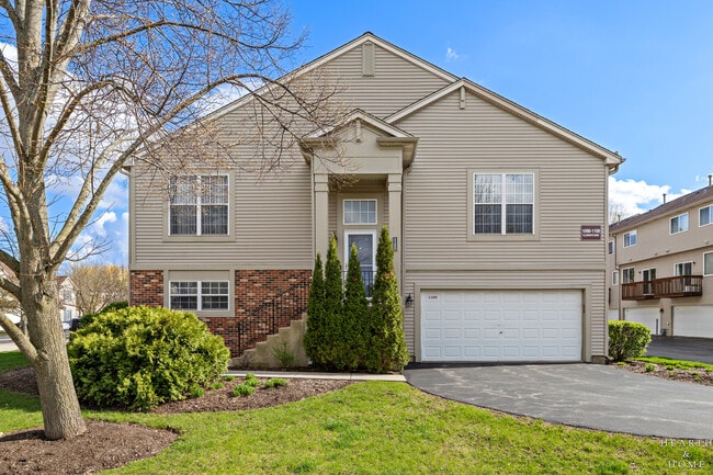 1100 Ellsworth Dr in Grayslake, IL - Building Photo - Building Photo