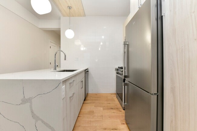 200 Maverick St, Unit 1 in Boston, MA - Building Photo - Building Photo