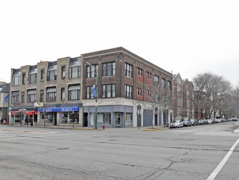 245 W North Ave in Chicago, IL - Building Photo