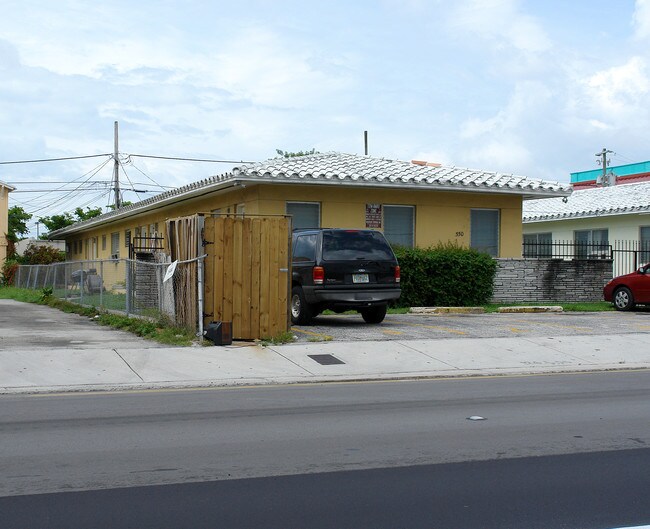 550 SW 7th St in Miami, FL - Building Photo - Building Photo