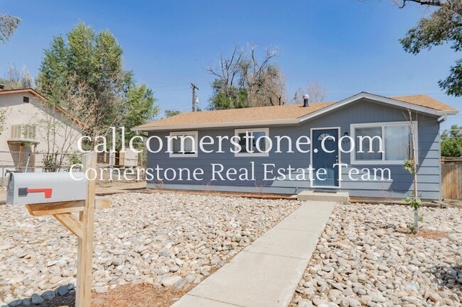 935 Hayden Dr in Colorado Springs, CO - Building Photo - Building Photo