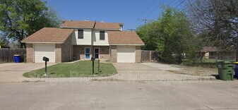 9108 Lanham St in White Settlement, TX - Building Photo