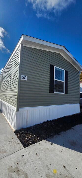 5425 Valley Dr in Bettendorf, IA - Foto de edificio