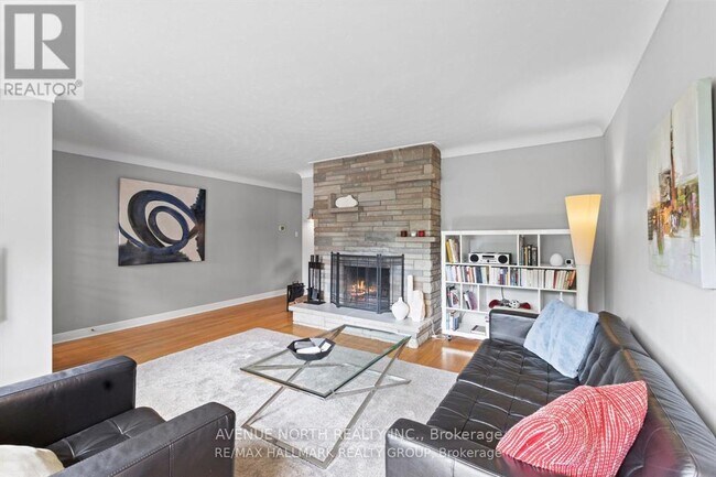 1215 Willowdale Ave in Ottawa, ON - Building Photo - Building Photo