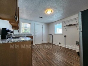 1206 Murphy Ave in Savannah, GA - Foto de edificio - Building Photo
