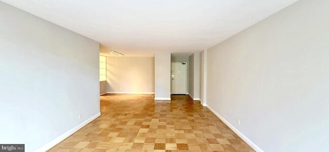 4977 Battery Ln in Bethesda, MD - Building Photo - Building Photo