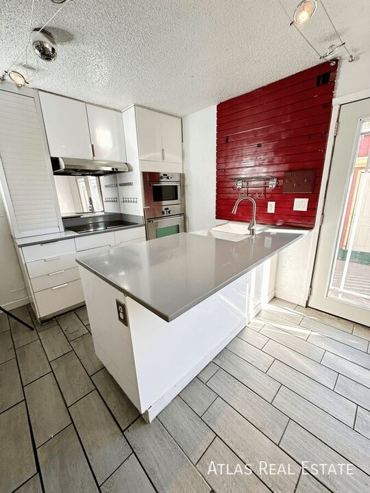 218 W Rockrimmon Blvd in Colorado Springs, CO - Building Photo