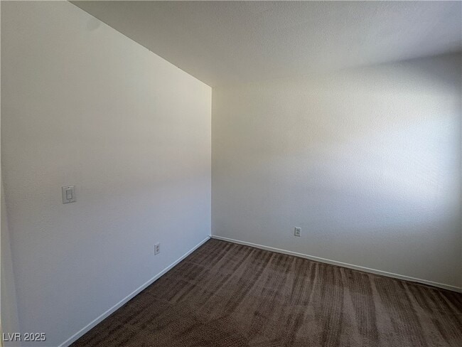 10456 Coyote Cub Ave in Las Vegas, NV - Building Photo - Building Photo