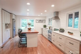 5011 Hunt St in Gig Harbor, WA - Building Photo - Building Photo