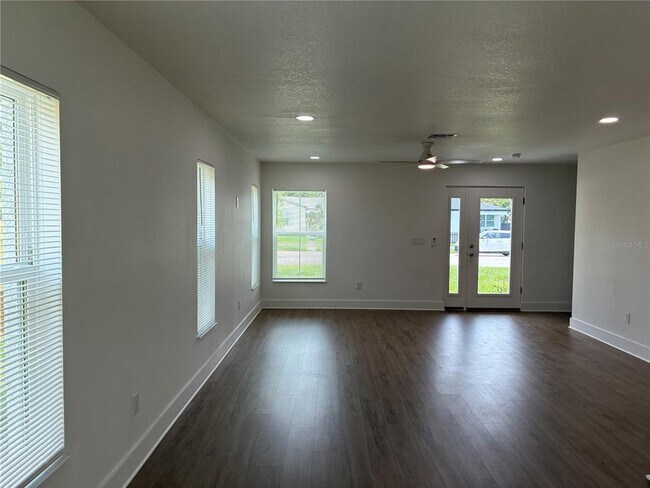 4300 5th Ave S in St. Petersburg, FL - Building Photo - Building Photo