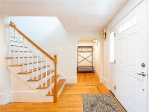 573 Wolcott Ave in Middletown, RI - Building Photo - Building Photo