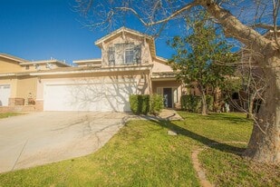 14736 Nova Scotia Dr in Fontana, CA - Building Photo