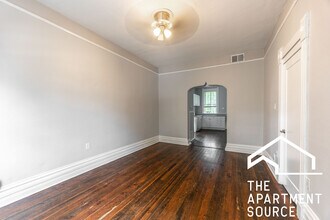 2031 W Moffat St, Unit #2 in Chicago, IL - Foto de edificio - Building Photo
