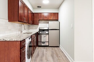 454 W Barry Ave, Unit C in Chicago, IL - Building Photo - Building Photo