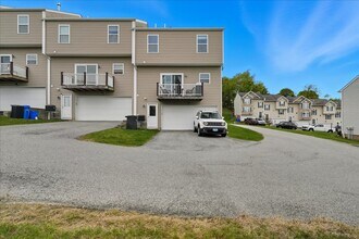 1501 Canterbury Dr in Imperial, PA - Building Photo - Building Photo