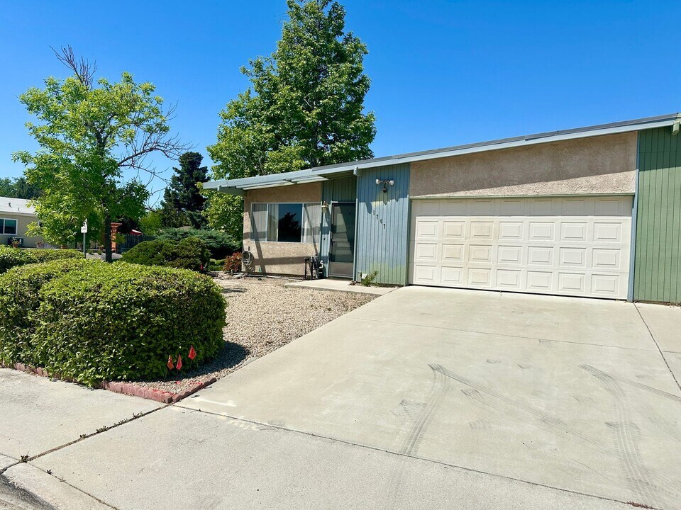 1747 Kings Dr in Paso Robles, CA - Building Photo