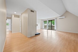 101 Mallard Dr in Farmington, CT - Building Photo - Building Photo