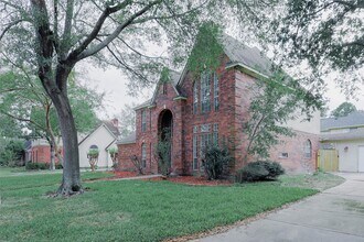 17527 Sandy Cliffs Dr in Houston, TX - Foto de edificio - Building Photo