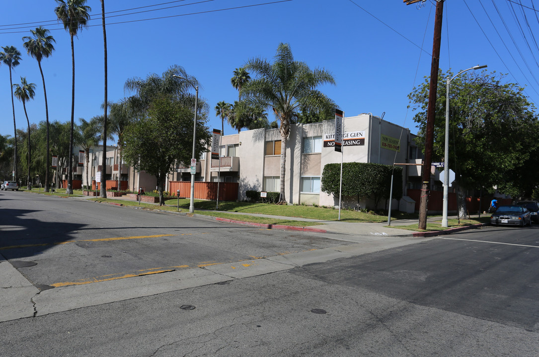 Kittridge Glen Apartments in Van Nuys, CA - Building Photo