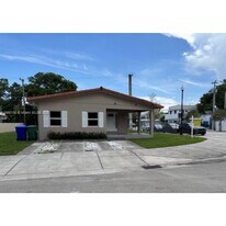 200 NE 44th St in Miami, FL - Building Photo