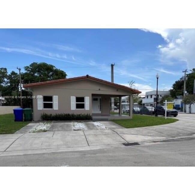 property at 200 NE 44th St