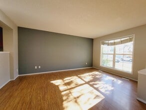 20260-20257 57 Ave NW in Edmonton, AB - Building Photo - Building Photo