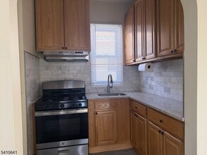 557 Gregory Ave in Passaic, NJ - Building Photo - Building Photo