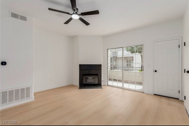 3318 N Decatur Blvd in North Las Vegas, NV - Building Photo - Building Photo
