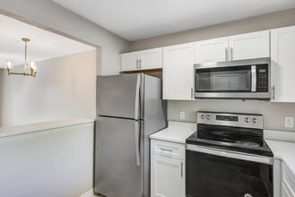 Residences on 16th in Naples, FL - Building Photo - Building Photo