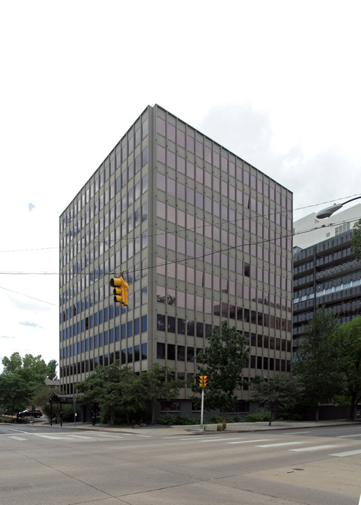 Versailles Condominiums in Denver, CO - Foto de edificio