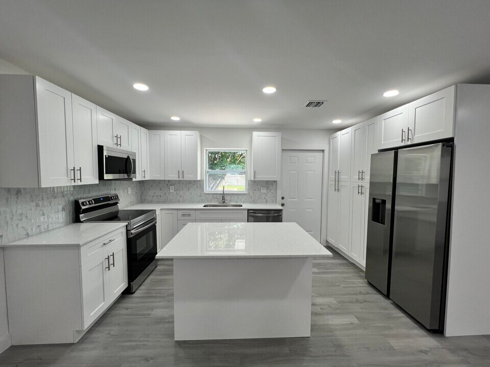 2801 Ave Q in Fort Pierce, FL - Building Photo