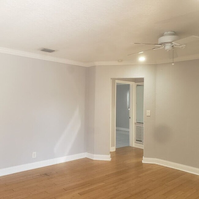 1820 NW 33rd St in Oakland Park, FL - Building Photo - Building Photo