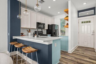 1601 Miriam Ave in Austin, TX - Foto de edificio - Building Photo