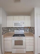 2211 NE 15th Ln in Cape Coral, FL - Building Photo - Building Photo