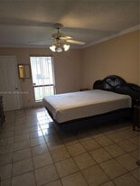 1113 NE 2nd St in Hallandale Beach, FL - Building Photo