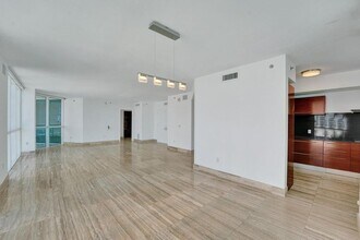 101 S Fort Lauderdale Beach Blvd in Fort Lauderdale, FL - Building Photo - Building Photo