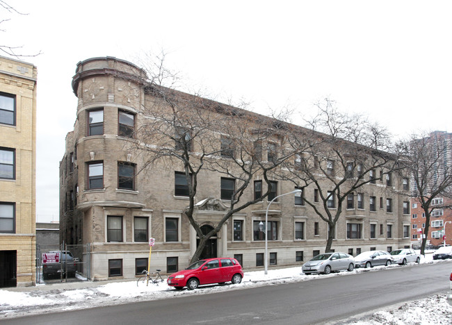 668 W Sheridan Rd in Chicago, IL - Building Photo - Building Photo