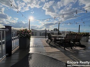 22 Everett St, Unit 305 in Boston, MA - Building Photo - Building Photo