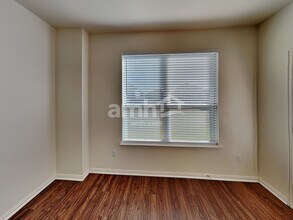 2734 Wolfcreek in Canyon Lake, TX - Foto de edificio - Building Photo