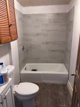 83 Southview St, Unit First floor in Waterbury, CT - Building Photo - Building Photo