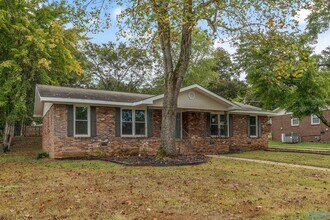 329 Pawnee Trail SE in Huntsville, AL - Building Photo - Building Photo