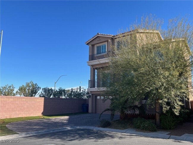 7052 Aspenwood Cellars Ct in Las Vegas, NV - Building Photo - Building Photo