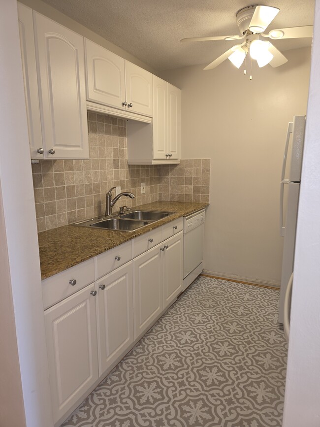 8450 112th St N, Unit 105 in Seminole, FL - Building Photo - Building Photo