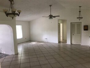 1823 Thornwood Ct in Zephyrhills, FL - Building Photo - Building Photo
