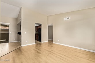 1402 E Guadalupe Rd in Tempe, AZ - Building Photo - Building Photo